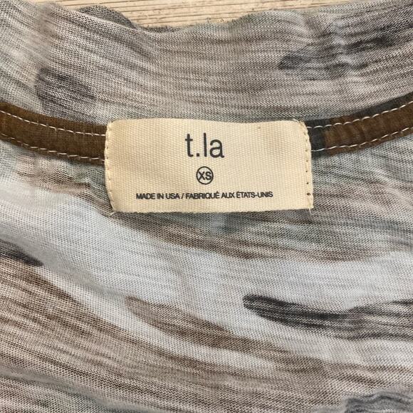 NWOT Anthropologie T.la Classic V-neck T-shirt Size XS - Picture 4 of 6